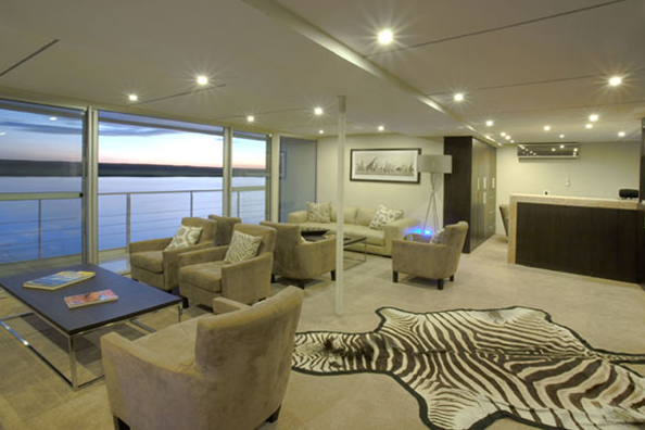 zambezi queen lounge